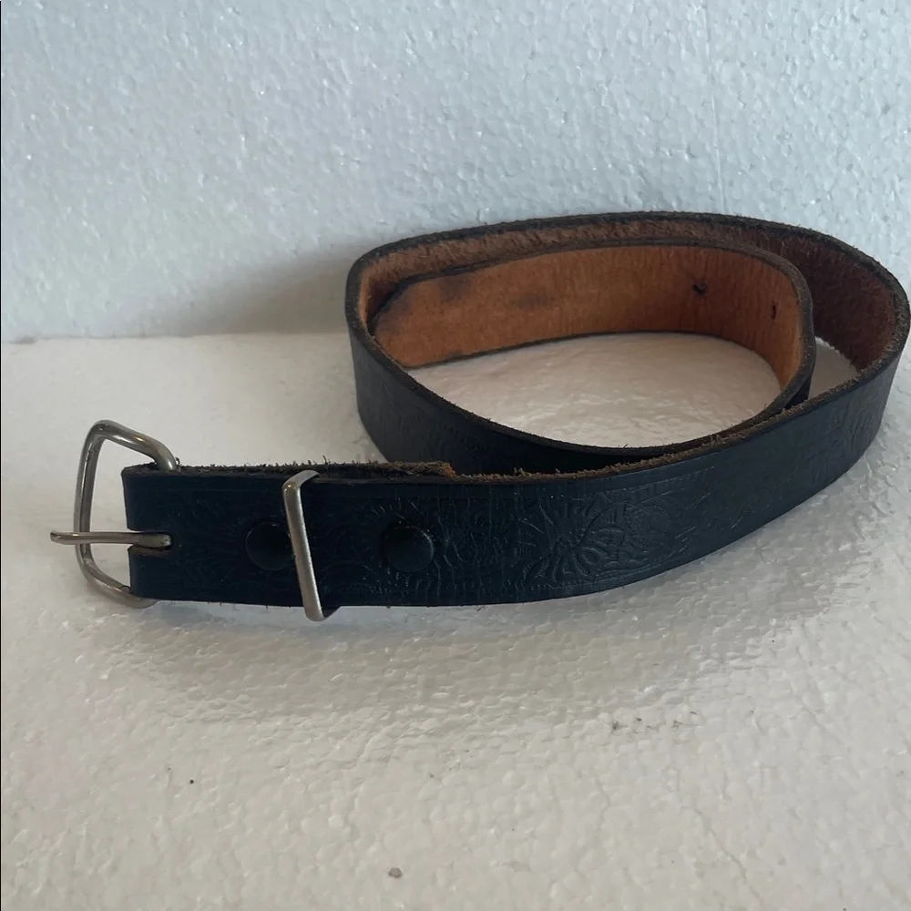 Vintage Y2K Black Leather Belt subtle floral detail Silvertone buckle girls